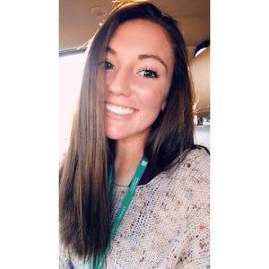 Meet your Posher, Alexis